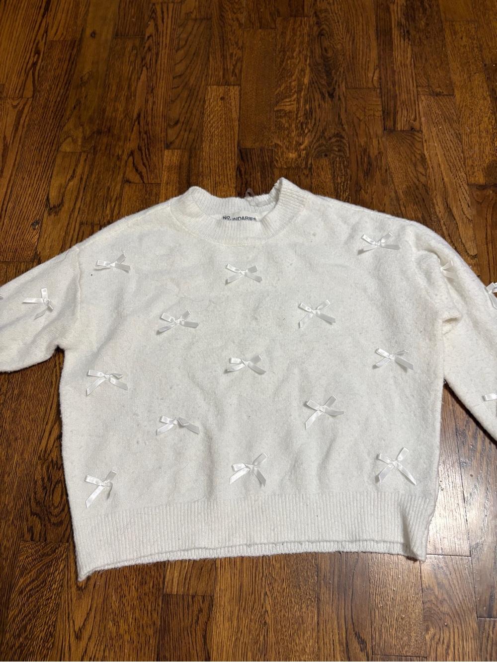 No Boundaries White Bow-Appliqué Crew Neck Sweater